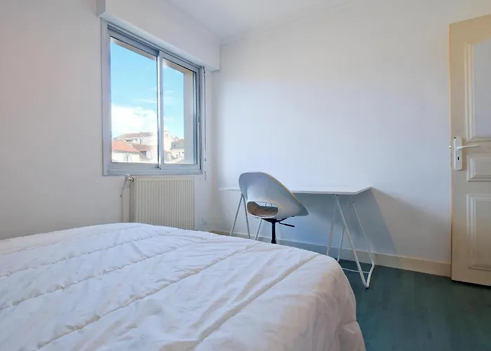 4 Bedroom Cozy In