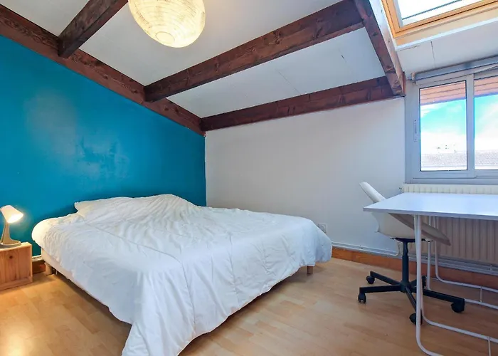 4 Bedroom Cozy In Lägenhet Périgueux