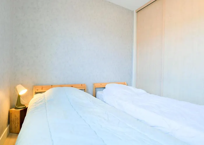 4 Bedroom Cozy In Périgueux