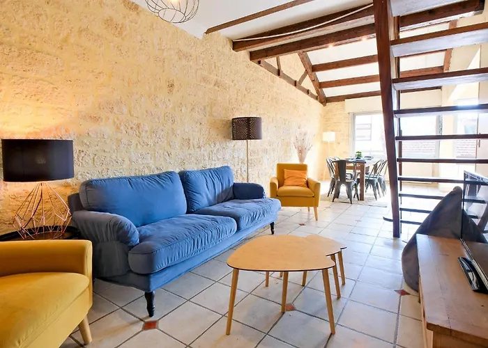 Lägenhet 4 Bedroom Cozy In Périgueux