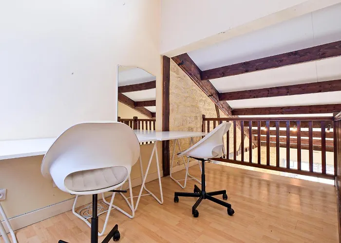 Lägenhet 4 Bedroom Cozy In Périgueux